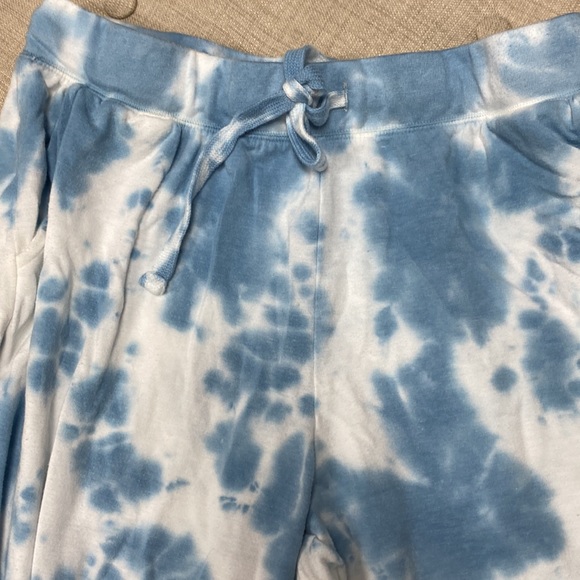 Pants and top Mud pie super soft casual lounge wear in Bryant Blue. Oversized. - Picture 3 of 6